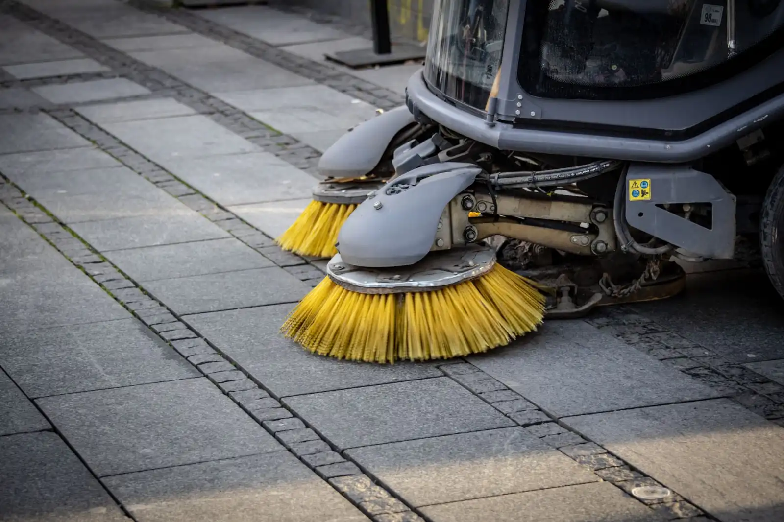 机器人客服软件在电商服务场景中的意图识别与多轮对话实现机制