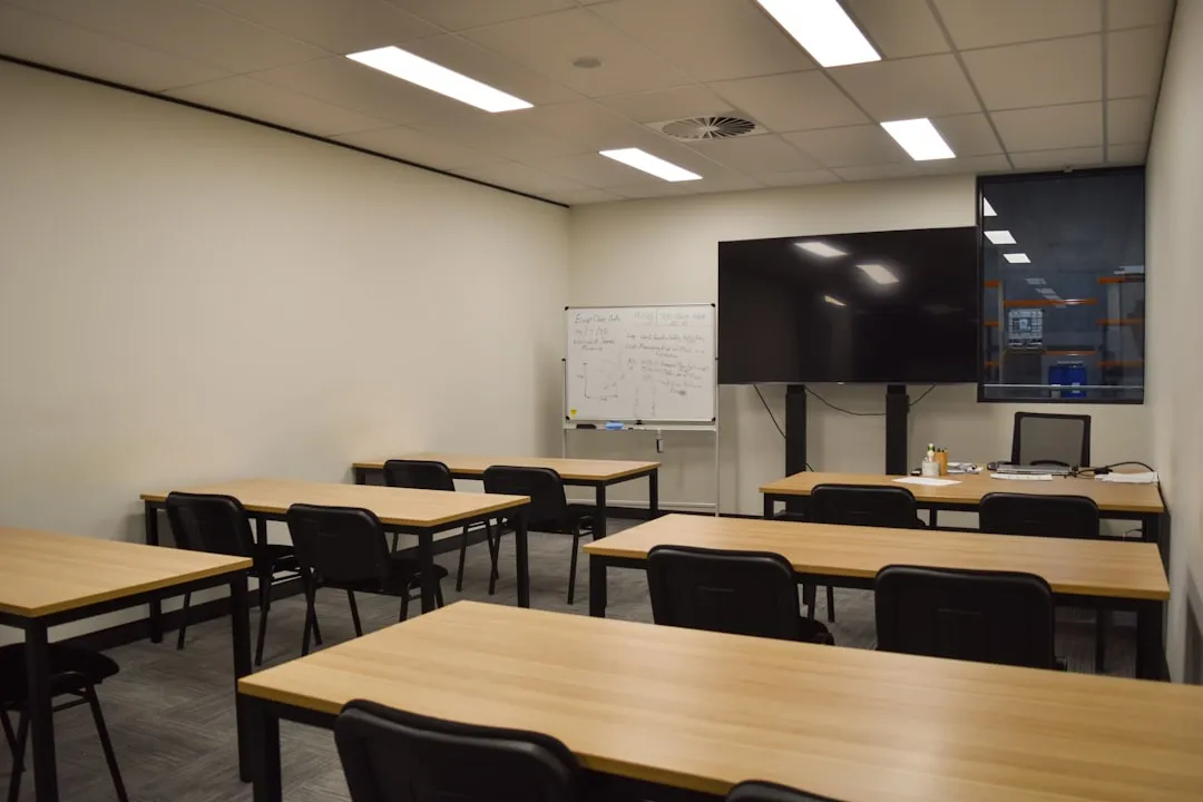 在线客服软件光盘部署方案：本地化安装与云端SaaS模式的技术对比分析